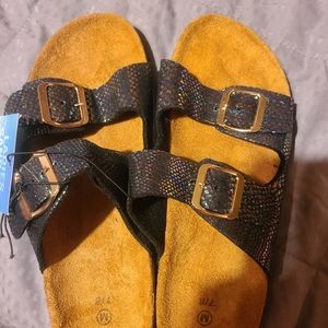 New Iridescent Ladies Sandals Size 7-8 M